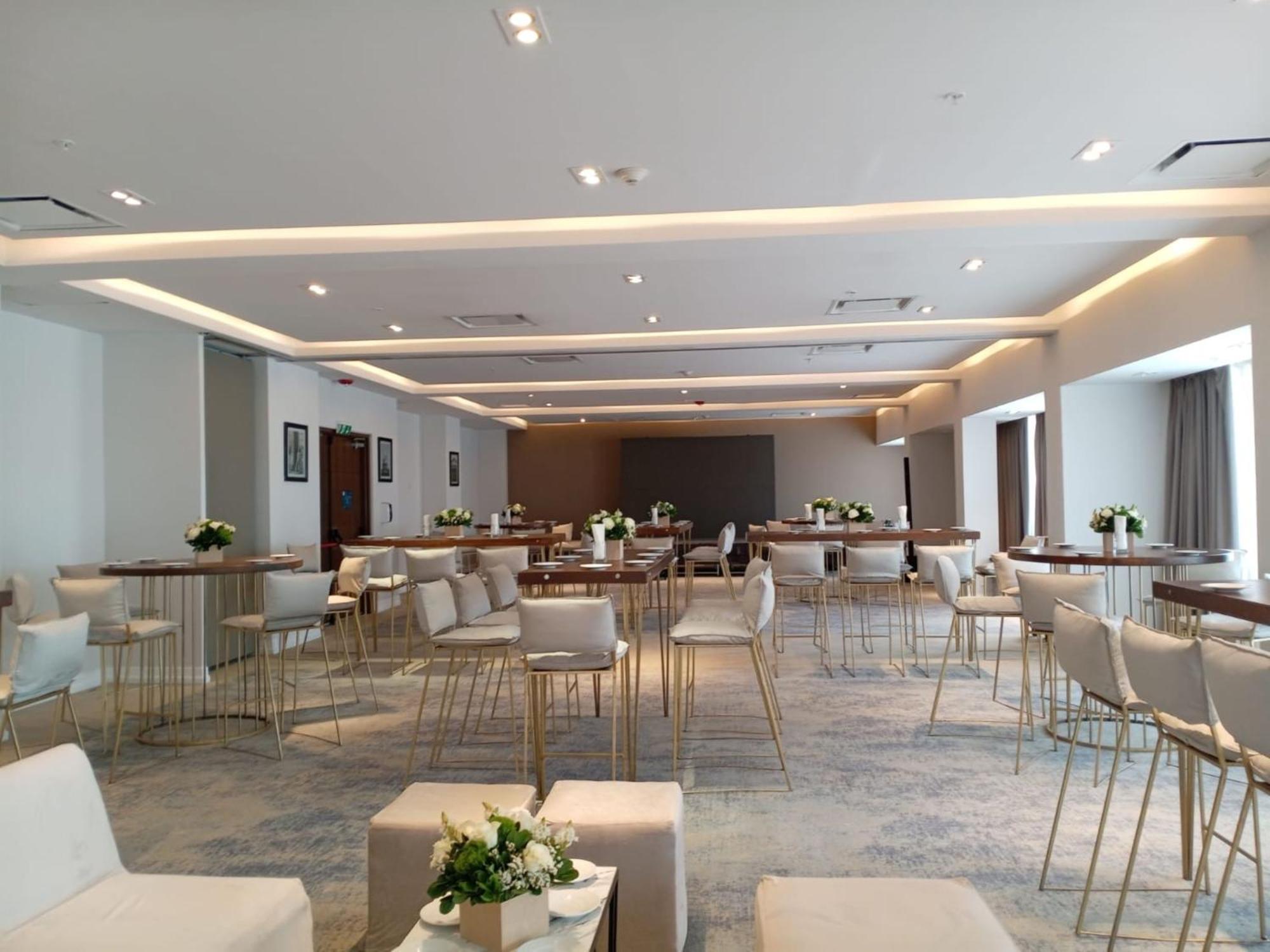 Indigo Expo By Ihg 4*